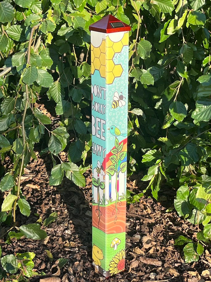 Inspirational Garden Pole - BEE Happy - Solar Light