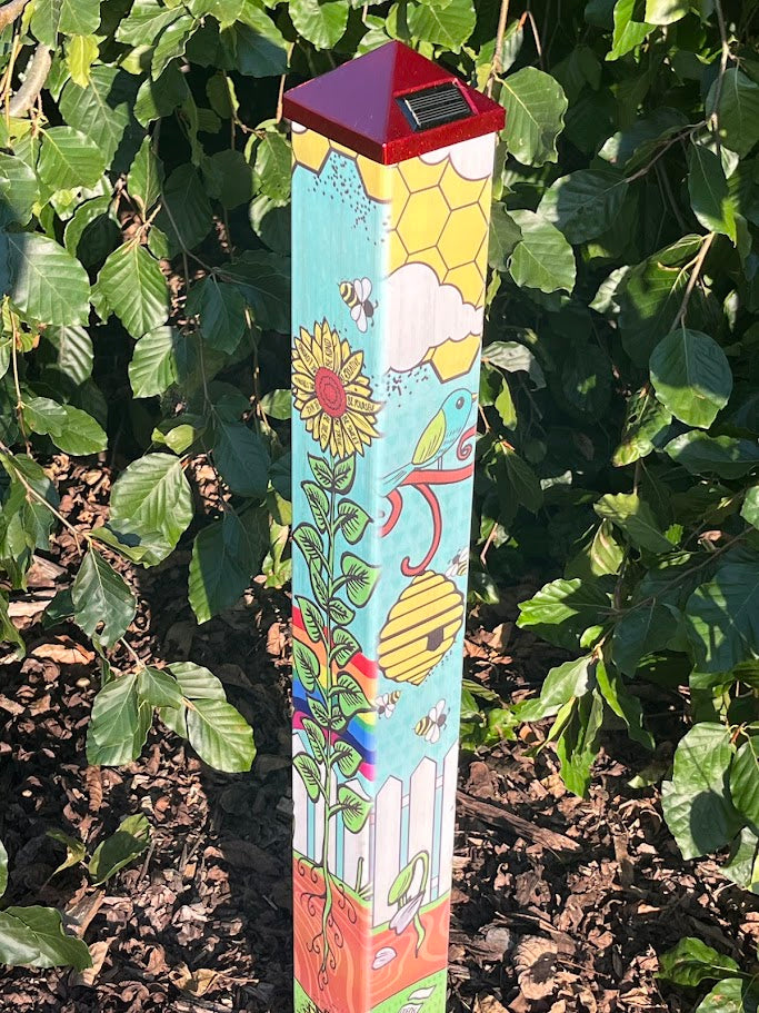 Inspirational Garden Pole - BEE Happy - Solar Light