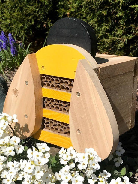 BEE Pollinator House - ECO Paper Tubes - Garden Outside The Box